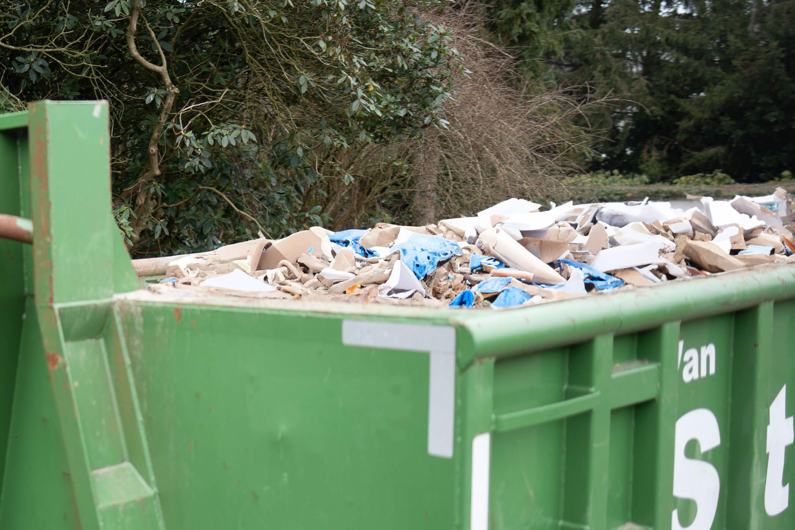 Container bouw en sloop afval zit in een container van 10m3