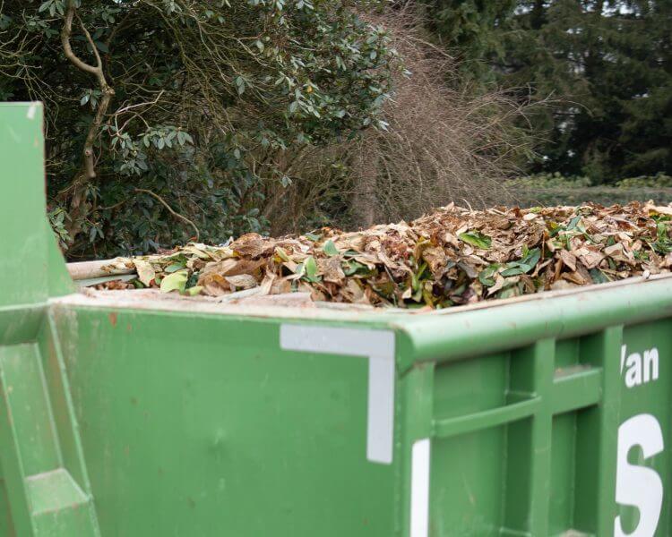 groencontainer met tuin- en snoeiafval